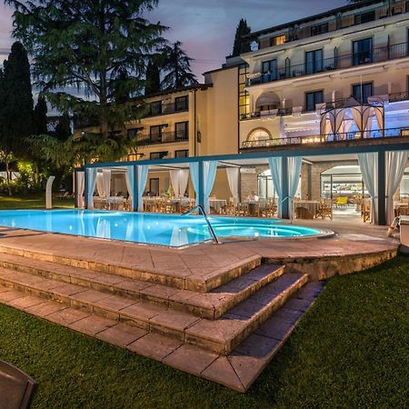 Hotel Villa Capri Gardone Riviera Exterior foto