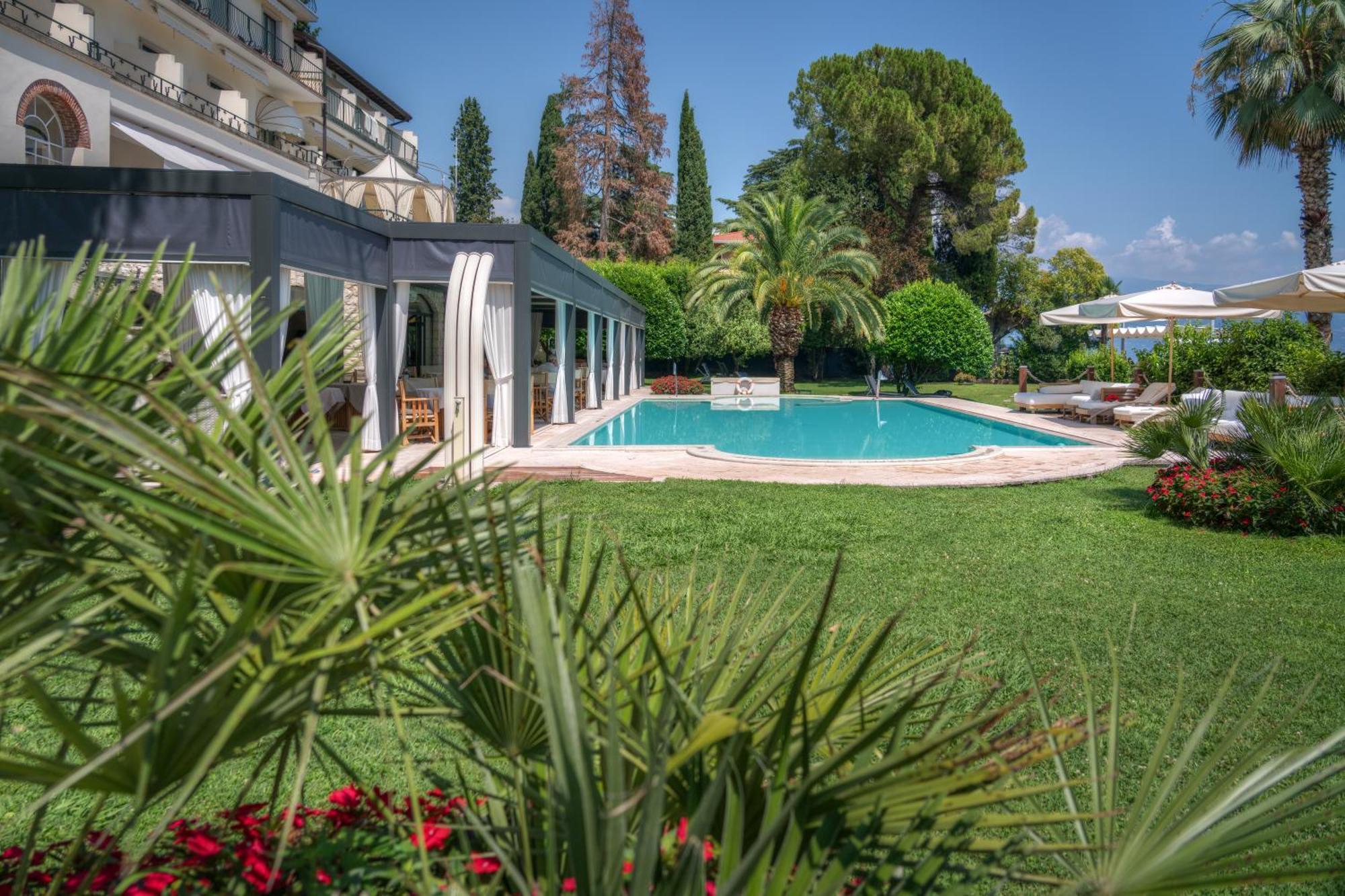 Hotel Villa Capri Gardone Riviera Exterior foto