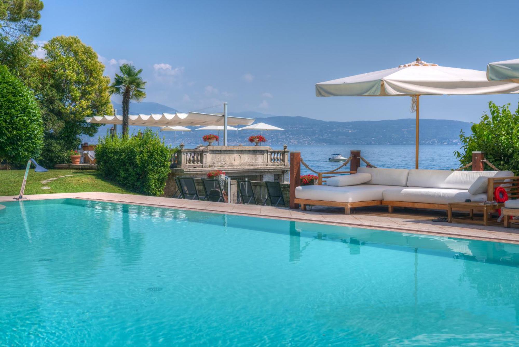 Hotel Villa Capri Gardone Riviera Exterior foto