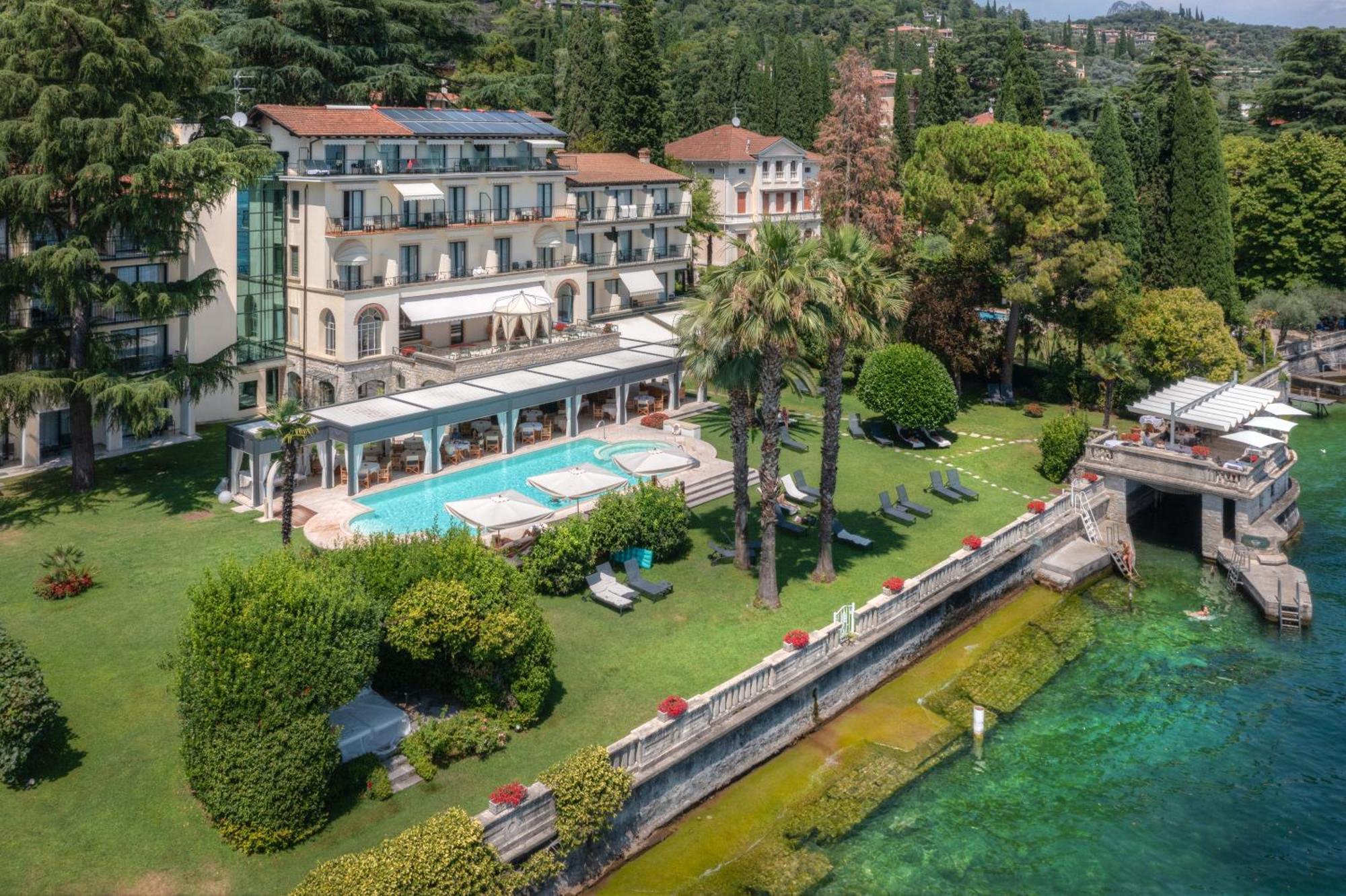 Hotel Villa Capri Gardone Riviera Exterior foto