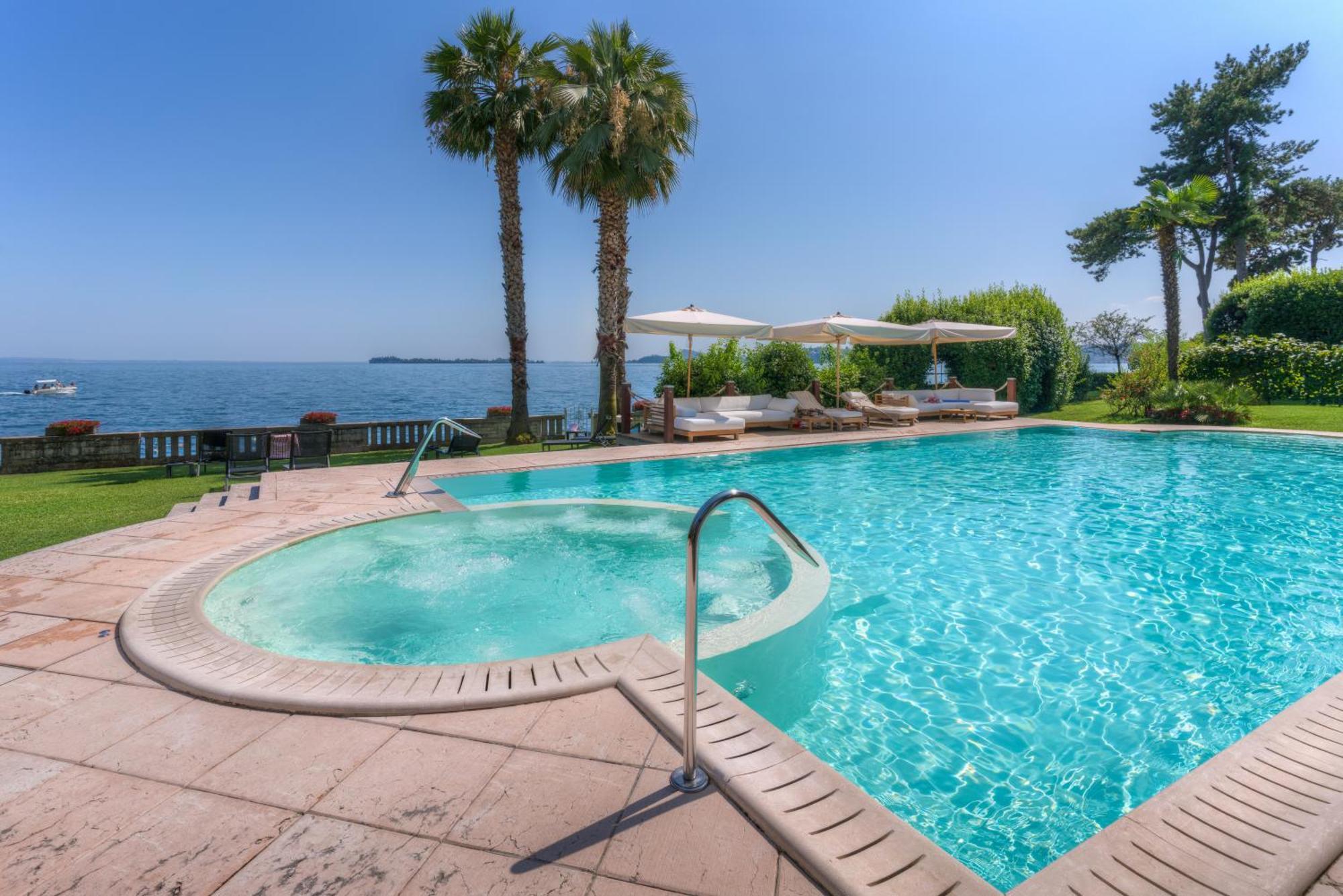 Hotel Villa Capri Gardone Riviera Exterior foto