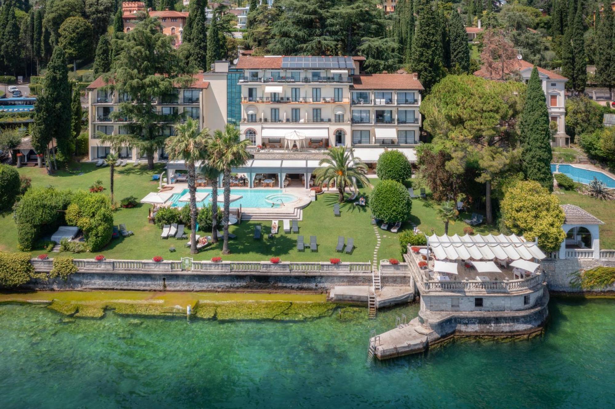 Hotel Villa Capri Gardone Riviera Exterior foto