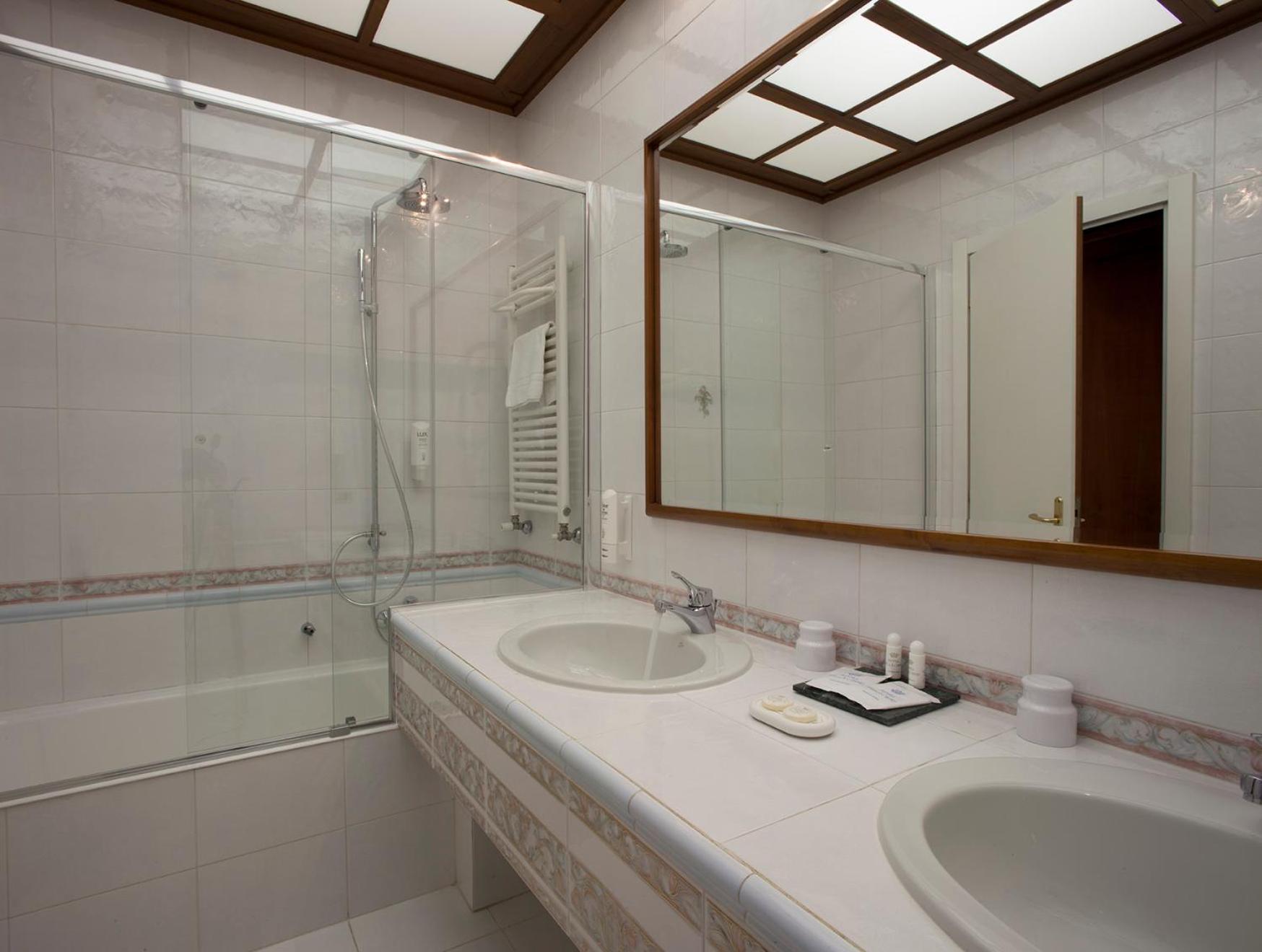 Hotel Villa Capri Gardone Riviera Habitación foto